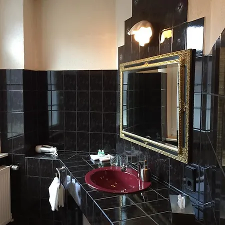 Schloss Hainfeld Swiss House Otel *
