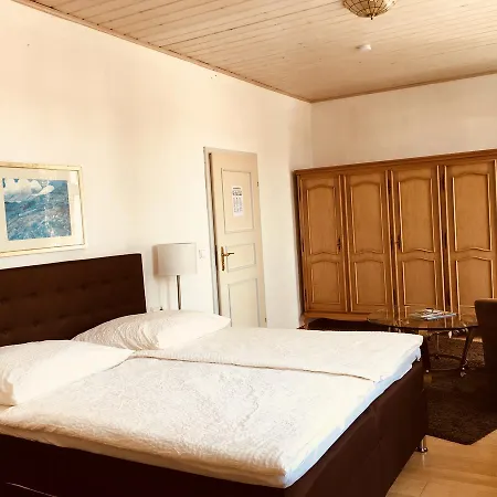 Schloss Hainfeld Swiss House Otel *
